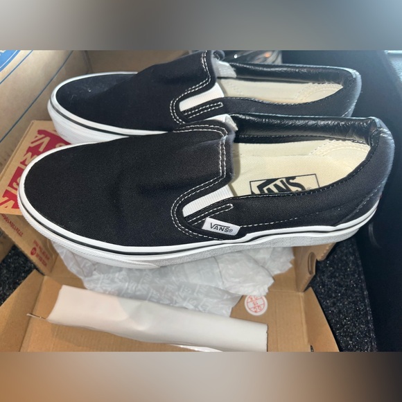 Vans Women Classic Slip On Shoes - Picture 2 of 3